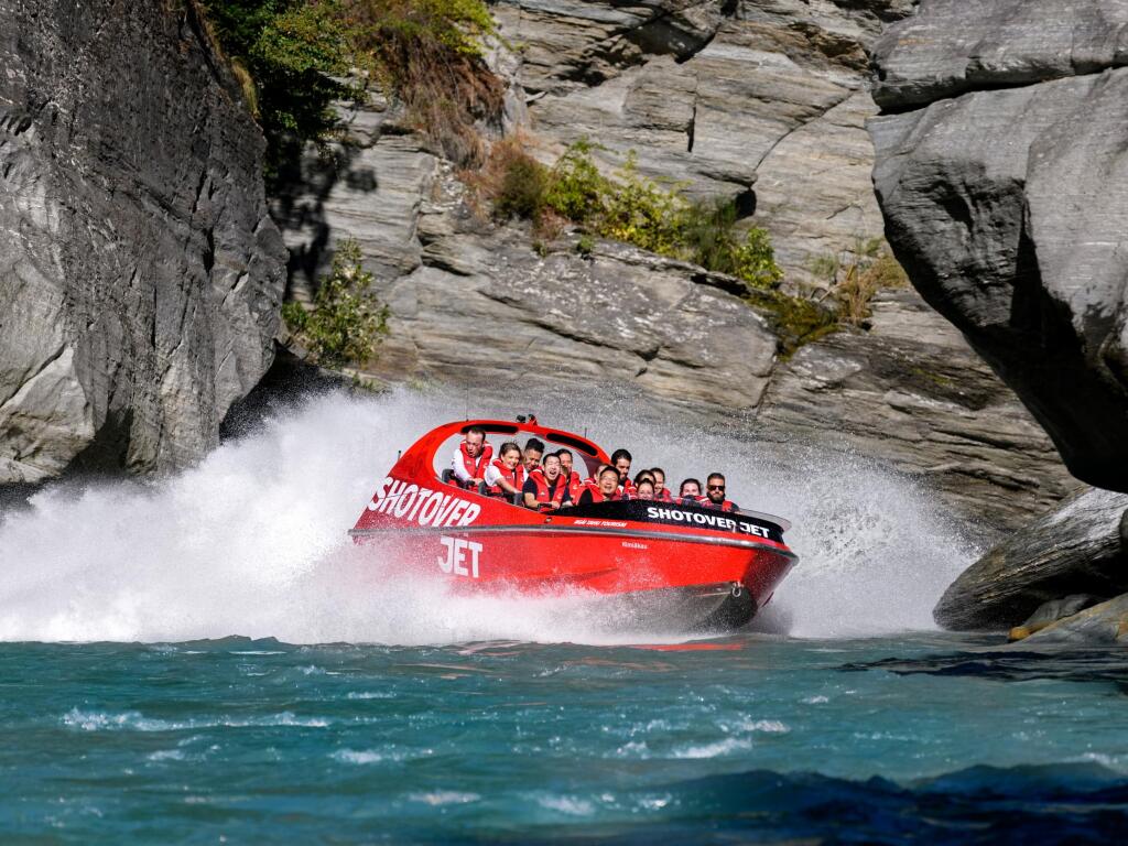 Queenstown Ski Bundle: 1 Free Night