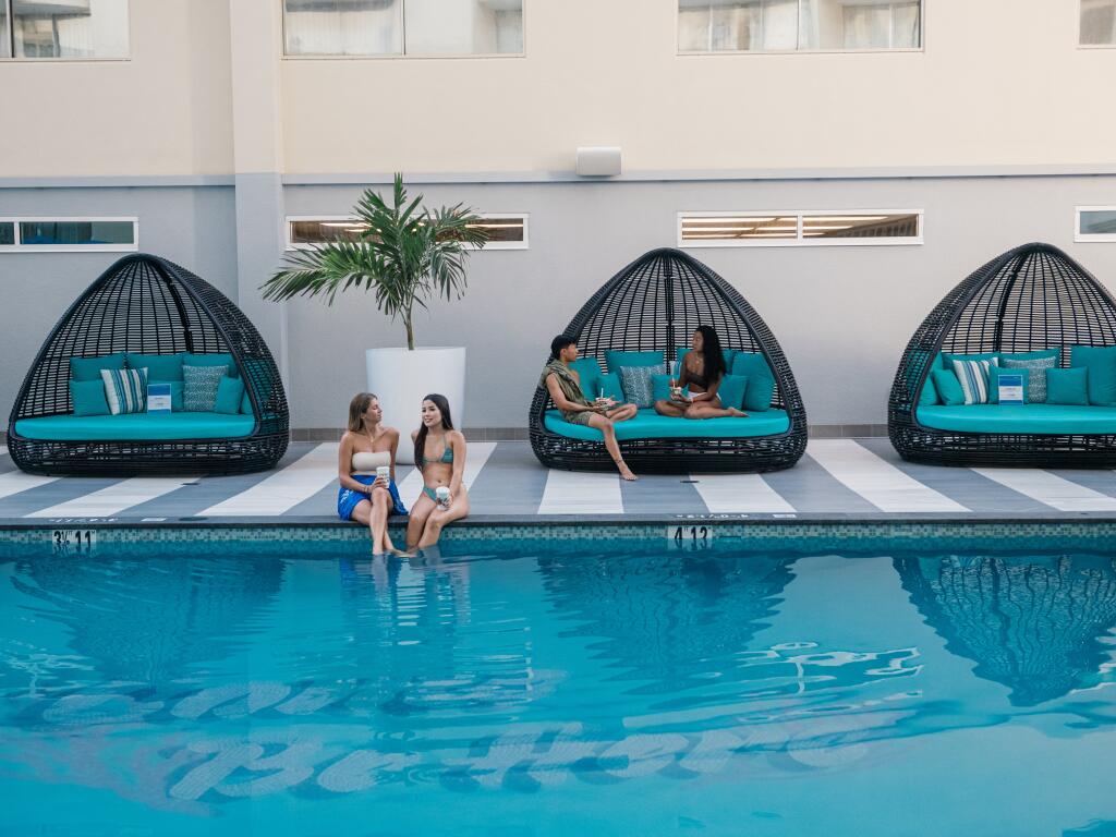 NEW: Central Waikiki Paradise