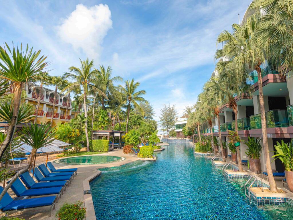 Popular Phuket Stay 8 Pay 4