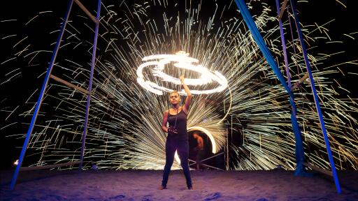 VTO - Efate - Beach Bar Fire Dancing